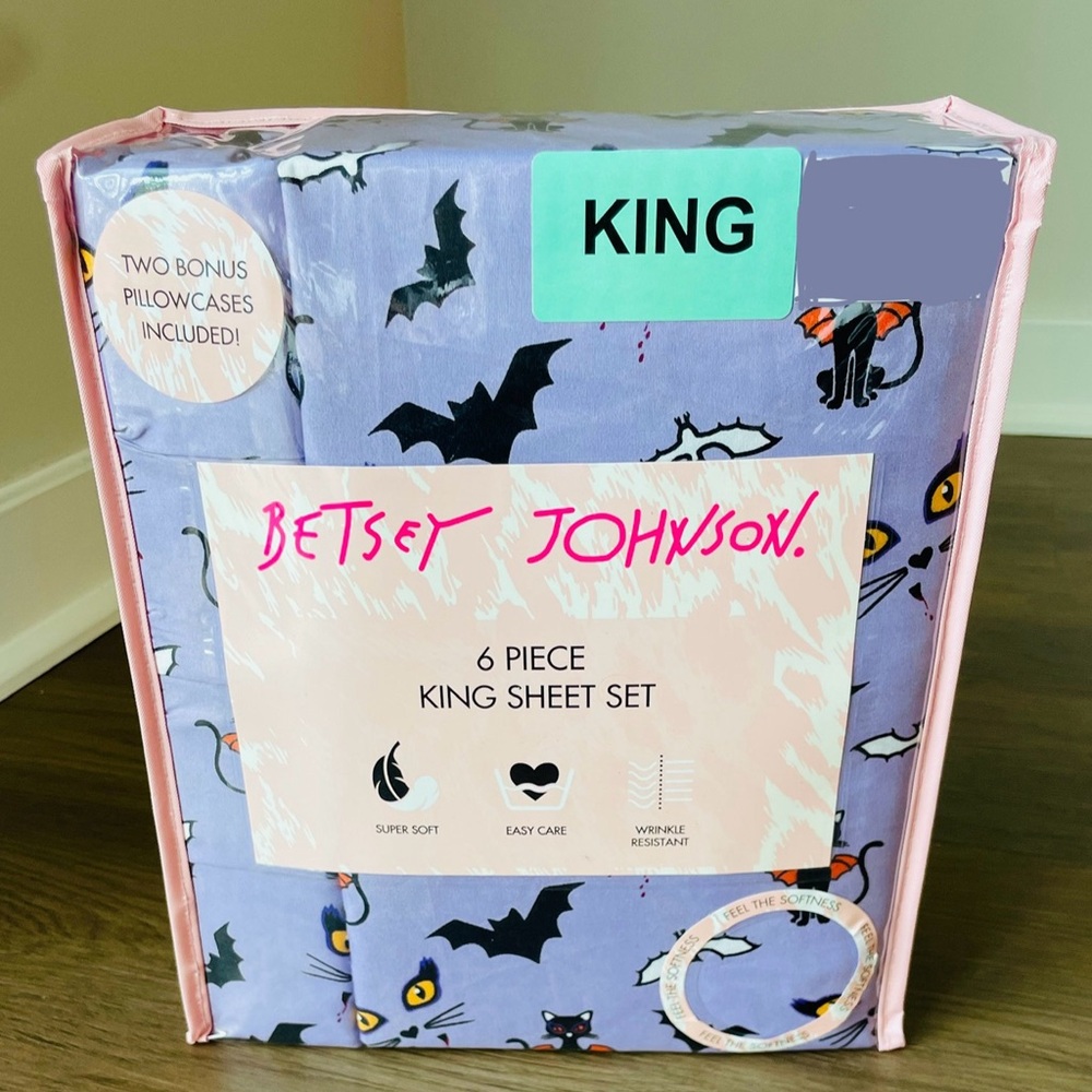 Viral tiktok  Betsey Johnson Halloween purple bat cat and vampire sheet set KING